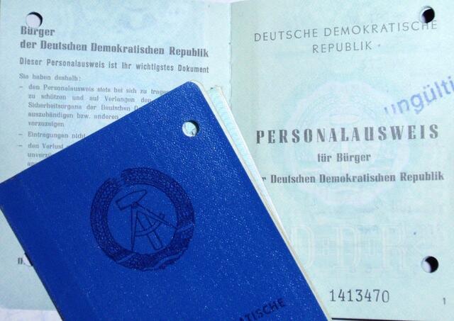 DDR-Personalausweis - ungültig gemacht