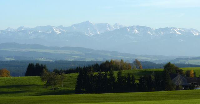 Blick vom Römerturm auf das Alpenpanorama