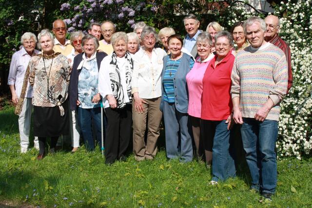 Vorne links die Gewinnerin. Links vorne die Dritte , Frau Ute Schönleiter , die Gruppen Leiterin.