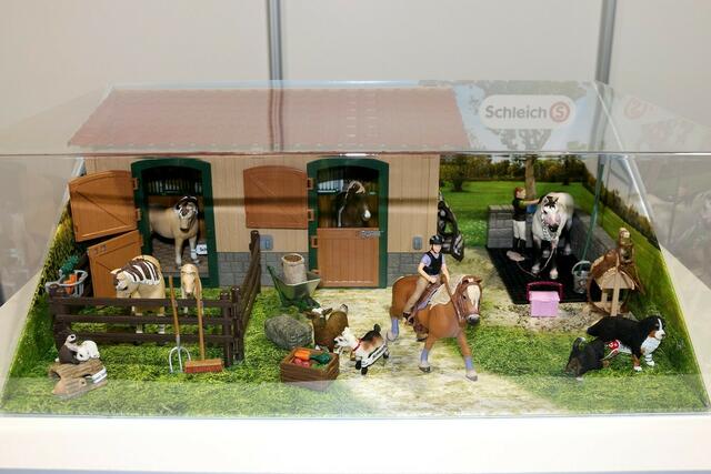 Ein Diorama ist eine gute Möglichkeit zur Warenpräsentation.