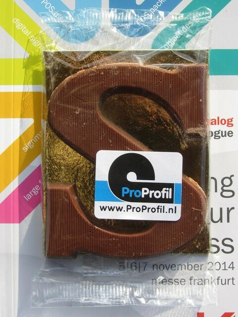 Werbegeschenk von einem Anbieter für Materialien und Werkzeuge zur Herstellung von Leuchtbuchstaben