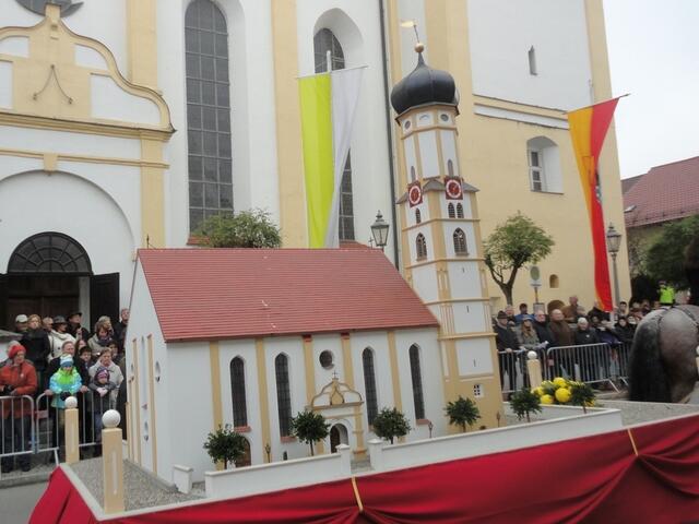 St. Leonhard klein vor St. Leonhard gross