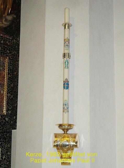Kerze, gestiftet von Papst Johannes Paul II im Jahre 1982