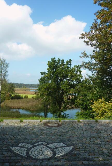 In Iffeldorf gibt es diesen schönen Aussichtspunkt.
