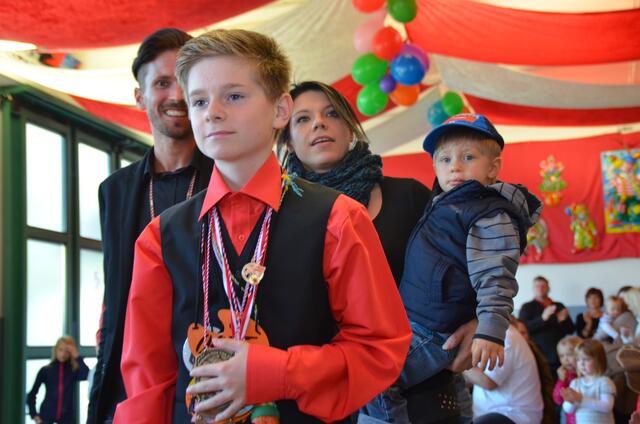 Dominik Tänzler präsentierte charmant das Programm der Kindergarde