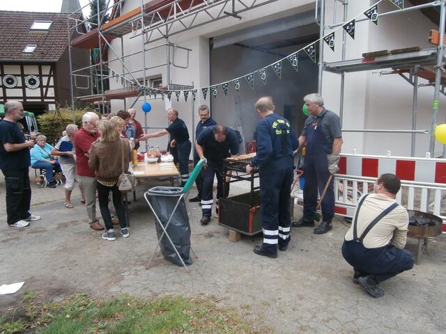 Die Feuerwehr sorgte für Essen und Trinken !