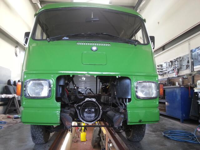 Motorausbau auf der Grube