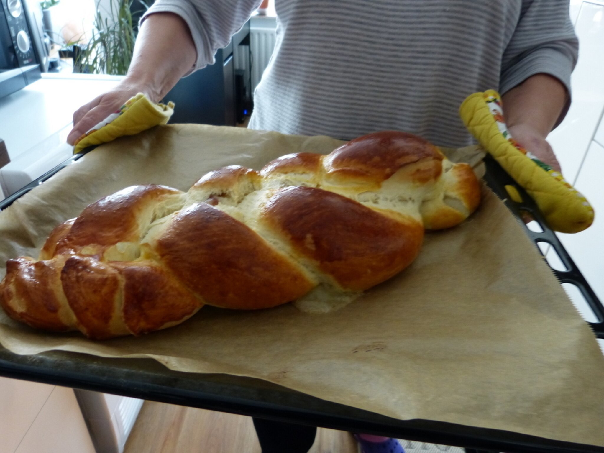 An die Teller,fertig,los ! Hefezopf mit Marzipan . - Ludwigshafen am Rhein