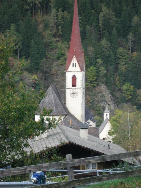Für die Dorfkirche von St. Leonhard in Passeier, nahm sich die Gruppe leider keine Zeit. Wir hätten gerne reingeschaut.