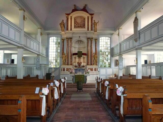 Innenraum der Kirche in Nienstetten mit Barockaltar | Foto: Kirsten Mauss