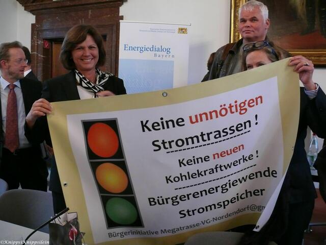 Unser Plakat: Hält Frau Aigner da vielleicht die Lösung in ihren Händen?