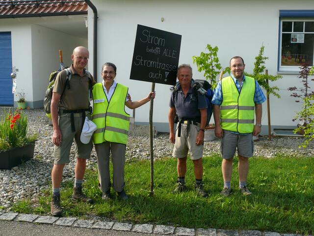 Erwin und Armin wurden nach ihrer 450 km langen Trassenwanderung von uns in Ellgau empfangen.