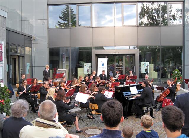 Die Eröffnung der langen Museumsnacht begann am Rathausplatz.