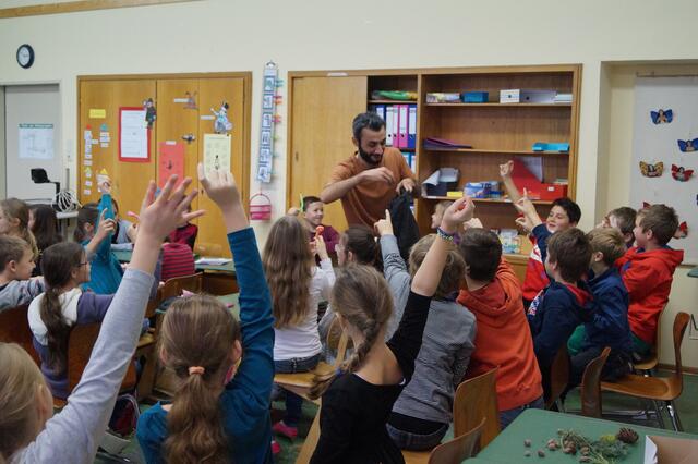 An der Grundschule wurden Theaterstücke aufgeführt. Hier "Rotkäppchen"