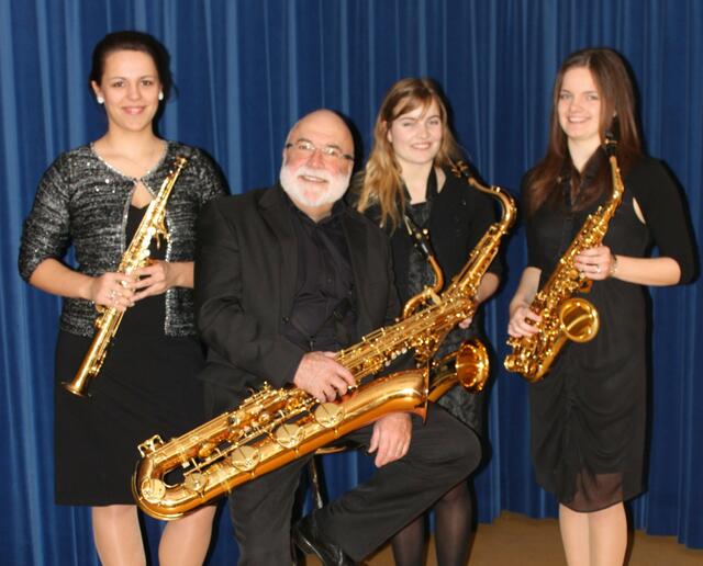 Die Saxofoniker spielen in unterschiedlichen Besetzungen Musik von Klassik bis Modern.