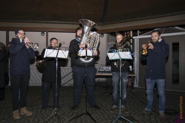 22. Friedberger Advent - Vom 2. bis 23 Dezember funkelt Friedberg wieder mit vorweihnachtlicher Stimmung und großem Kulturprogramm - Musikalische Begleitung der Eröffnung mit dem Bläser-Ensemble "Abgebrasst"
