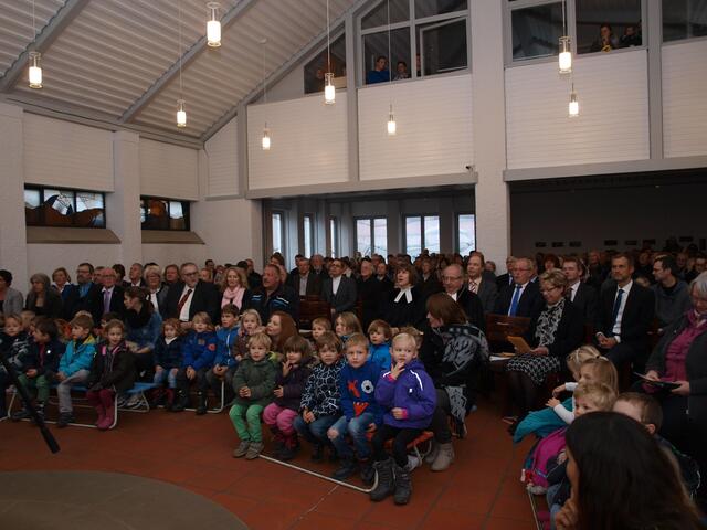 Bis auf den letzten Platz war die Kirche Der Gute Hirte besetzt
