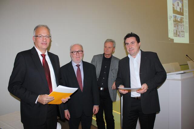 Lager und Produktionshalle mit Sozialräumen in Holzbauweise de Firma Wittmann in Gablingen