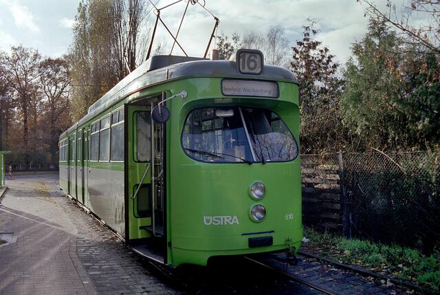 Endpunkt der Linie 16 am Nackenberg im Jahr 1995.
