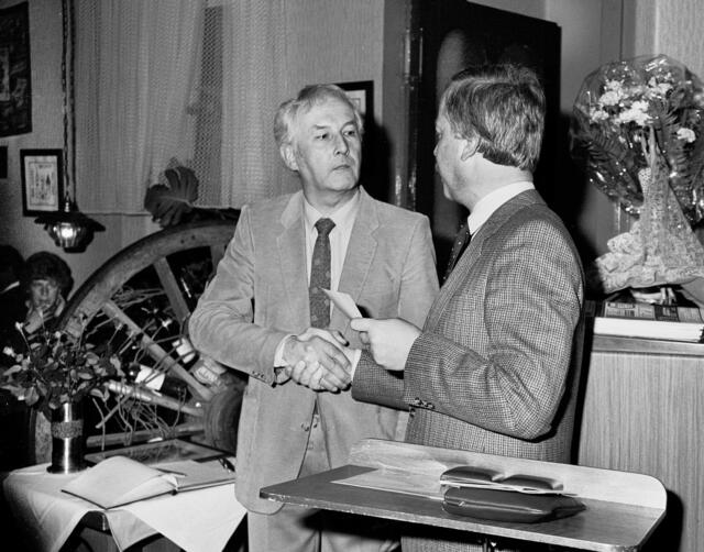 Dank an die Volksbank: Siegfried Hebstreit (l) und Reinhard Kramer (r.).