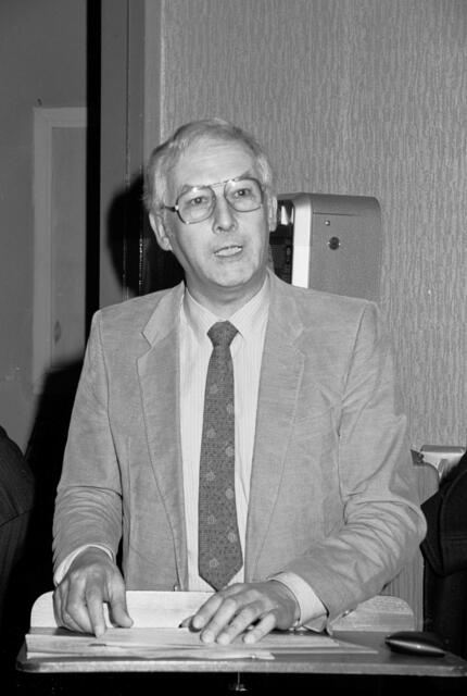 Siegfried Hebestreit, Vorsitzender der AGDV, organisierte 1983 die große Jubiläumsfete von Döhren.