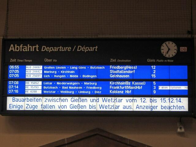 Abfahrtstafel in Gießen um 6:55 Uhr