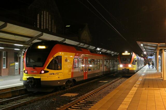Einfahrt des Zugs nach Stadtallendorf um 6:52 Uhr