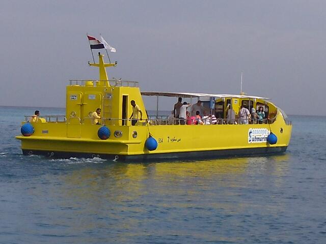 . . . "Sea Scope", das Halb-U-Boot, mit dem wir zum Korallenriff fuhren . . .