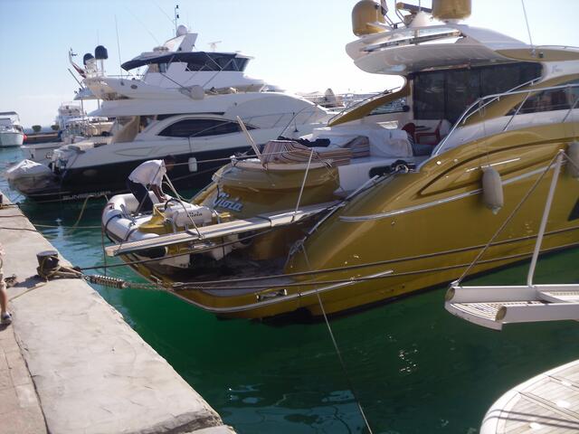 . . . im Marina-Hafen von Hurghada . . .
