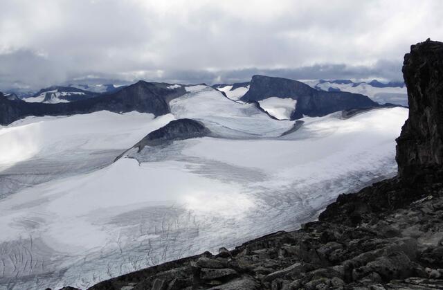 Der Jostedalsbreen und seine 30 Nebengletscher bilden die größte zusammenhängende Eisfläche des europäischen Festlandes.