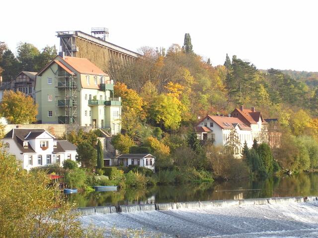 Oktober - Blick auf das Gradierwerk in Bad Kösen