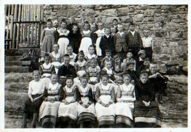 Schulklasse aus Großseelheim im Jahr 1934