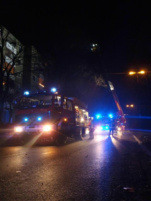..Löschfahrzeuge in der Wülferoder Straße...