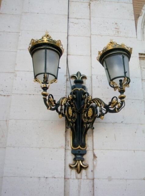 Detail an der Wand des Palastes