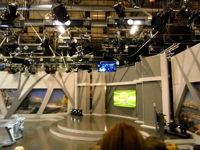 . . . das Fernsehstudio von "Bingo", der Umweltlotterie . . .