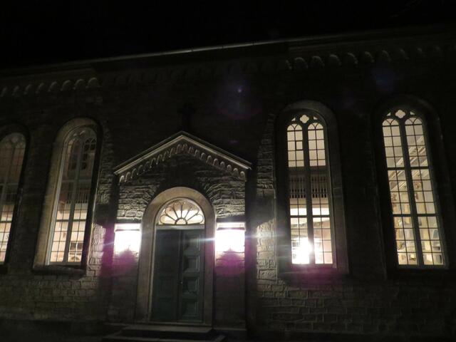 St. Vincenz Altenhagen, hell erleuchtet