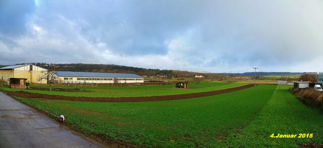 4.Januar - Sonntagsbilder - Feldansichten / Panorama (1) ! Temp: Früh 2°C Plus / 12:03h 5°C Plus / Wind: 4-6 / bewölkt - trübe - Nieselregen und sonnig !
