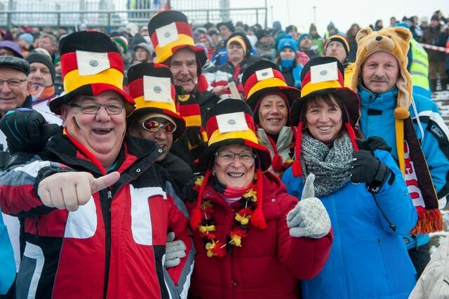 Fans des Biathlon-Weltcup in Oberhof | Foto: SCHWARZE-art-PHOTOGRAPHIE