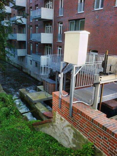 ein Wasserrad wurde ebenfalls in den Neubau integriert und dient heute der Stromerzeugung