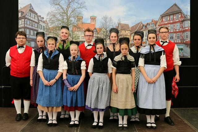 Trachtengruppe im HVT-Zelt