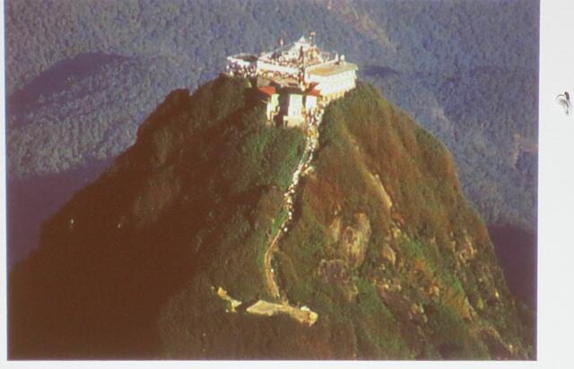 Der wohl bekannteste Berg Sri Lankas ist der Adam´s Peak.
