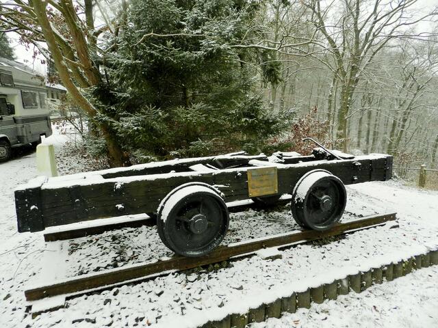 Alte Lore, mit ihr wurden die Steine zum Bau der Mauer transportiert.