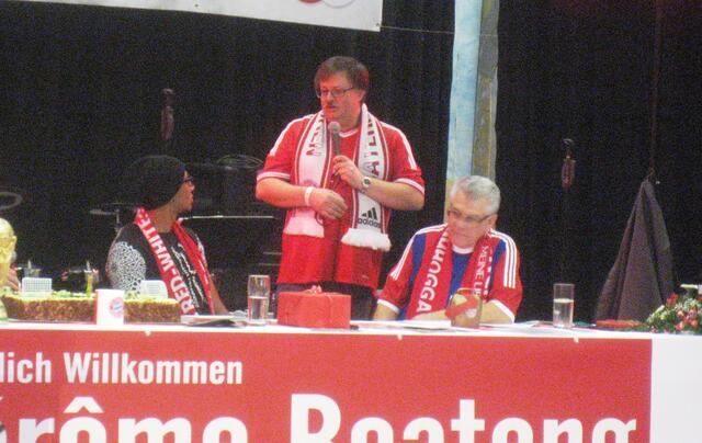 Für den Jahres-Kinderausflug der krebskranken Kinder zur Allianz-Arena bittet ein Vater Boateng um Unterstützung für benötigte Karten - Sofortzusage ! !