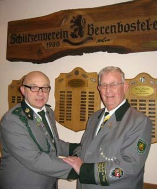 Amtsübergabe von Horst Dettmer (rechts) an Alfred Kubocz