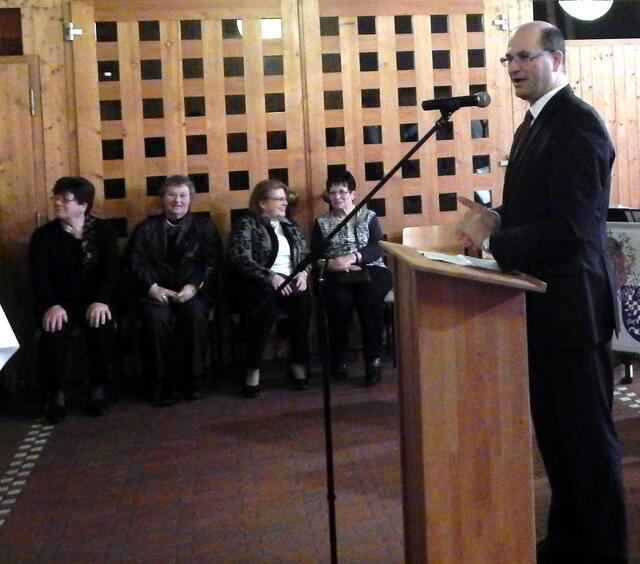 Launig war seine Rede