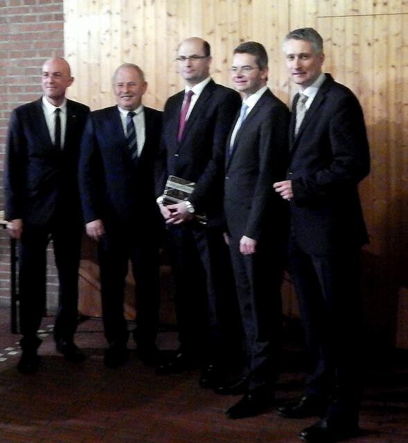 v. links. Landrat Dr. Klaus Metzger, CSU Stadtverbandsvorsitzende Manfred Losinger Staatssekretär Albert Füracker, Landtagsabgeordneter Peter Tomaschko und Bundestagsabgeordneter Hansjörg Durz