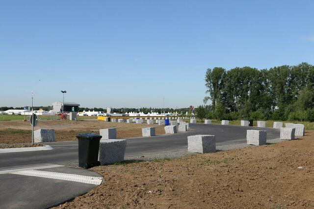 Zufahrt zum Open-Air-Gelände und den Parkplätzen