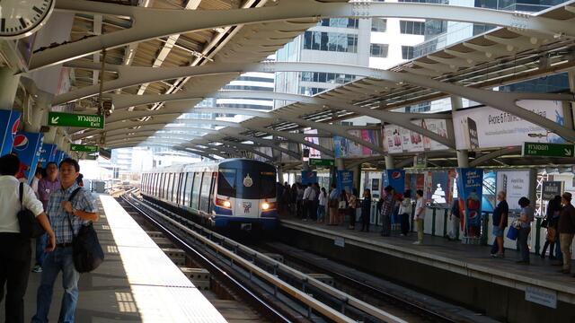 Skytrainstation!