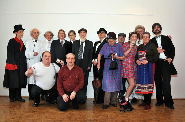 Das Ensemble der neuen Produktion.