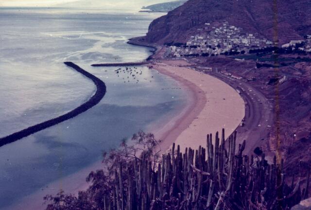 Strand Las Teresitas bei San Andrés. Der Wochenendstrand für die Einwhner  der Hauptstadt